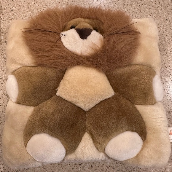 Vintage Stuffed Animal LION Plush 12" Pillow~1998 TWIE Angel Toys With Whiskers - Picture 8 of 16